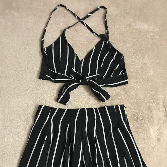 Black & White Set - Picture 1 of 2